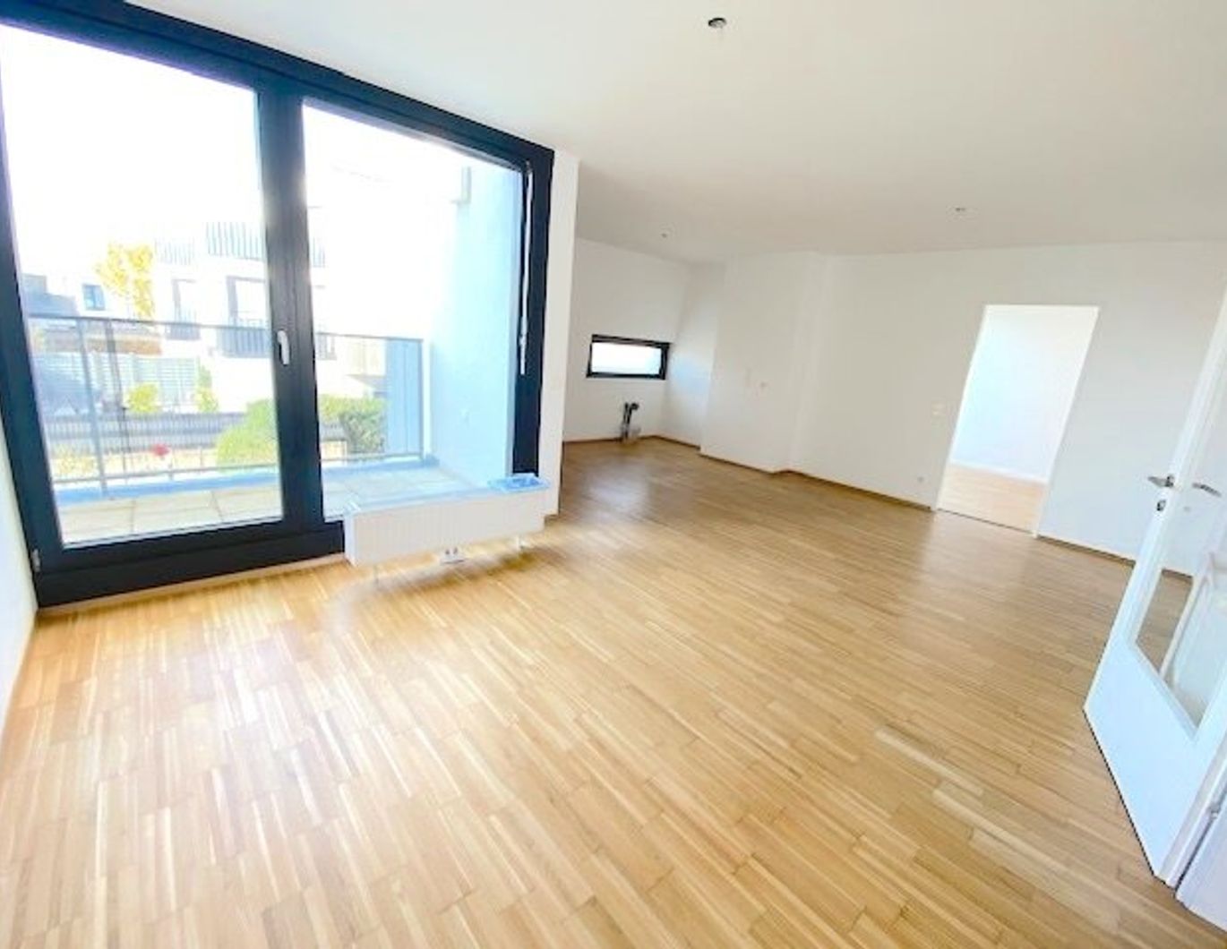 NEUER PREIS! PROVISIONSFREI VOM EIGENTÜMER! SONNIGE 3-ZIMMER WOHNUNG MIT TERRASSEN IN ASPERN!
