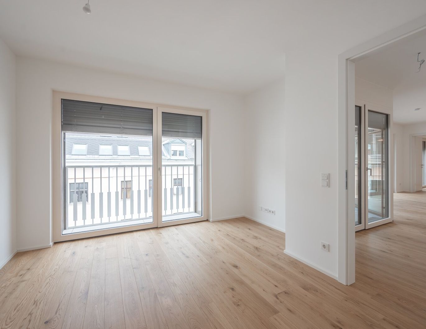 ++MOLLARD 50++ Fantastische 2-Zimmer-Wohnung mitten im Herzen der Stadt (1/11)