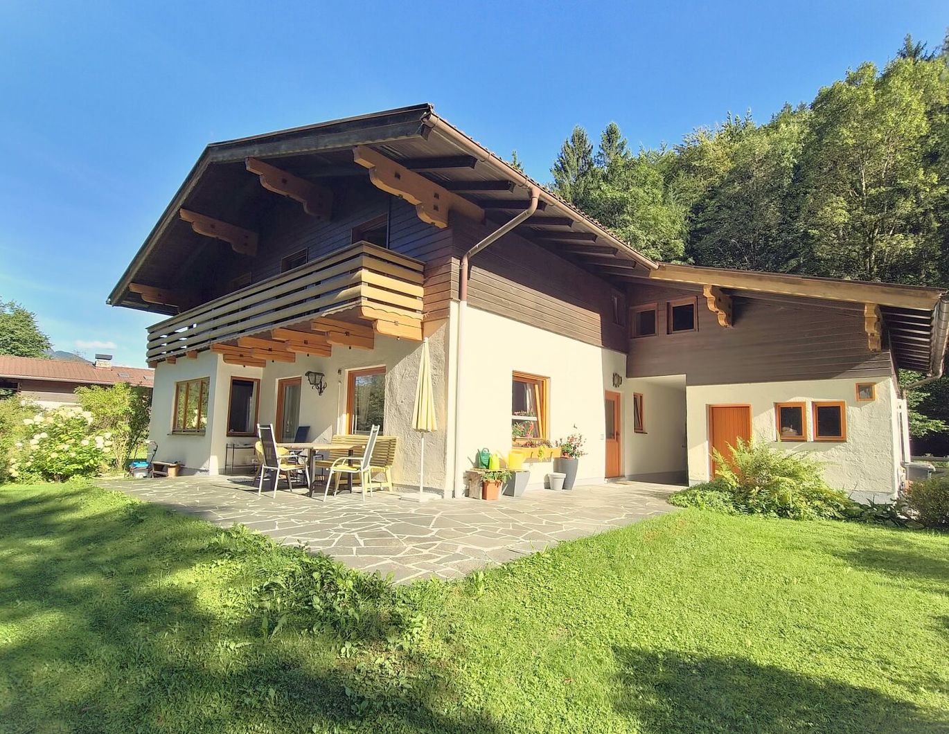 Idyllisches Einfamilienhaus mit zauberhaftem Garten im Bluntautal