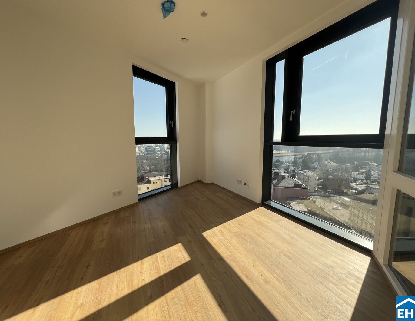 Ideal für WGs - 3 getrennte Zimmer und hochwertige Einbauküche