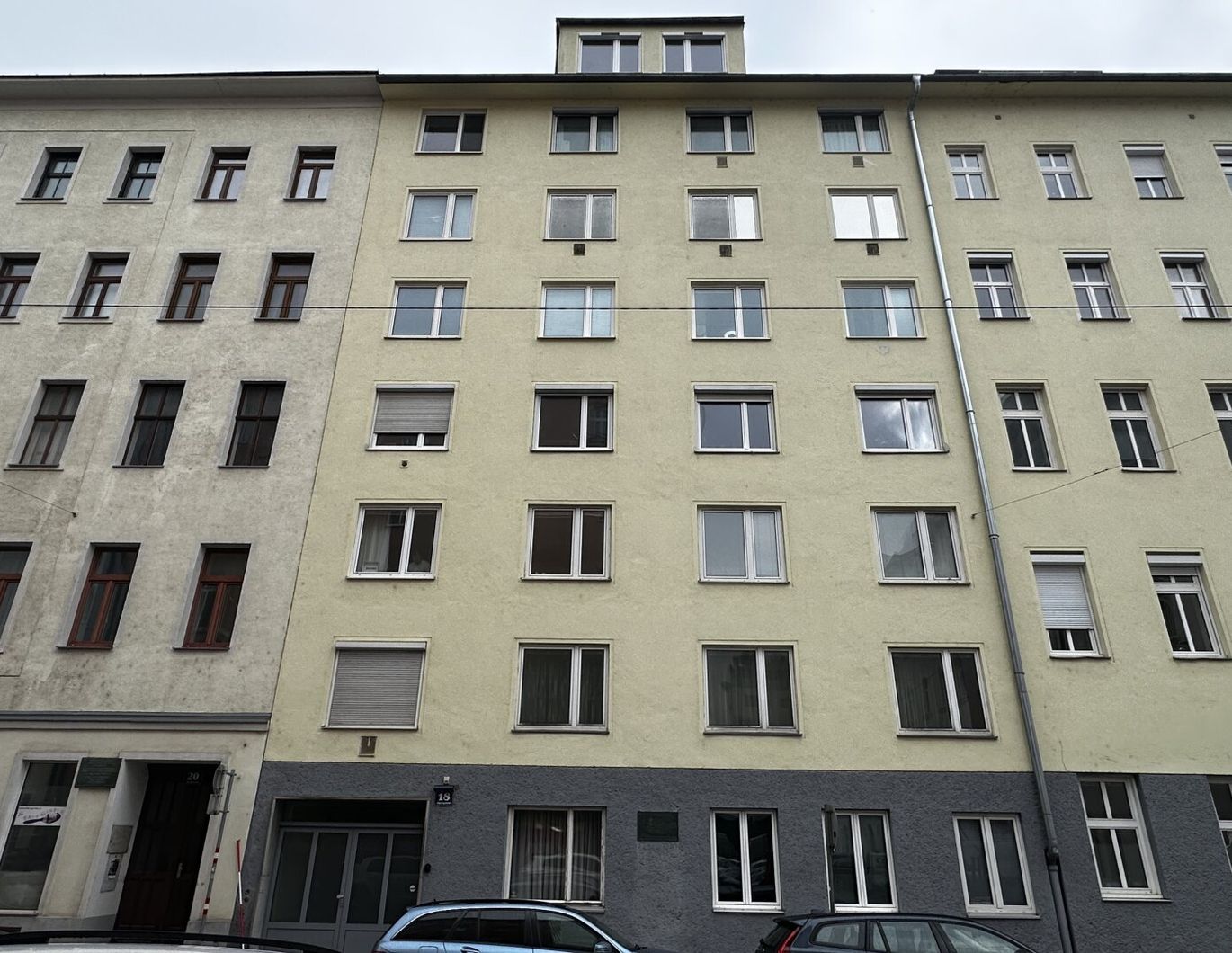 Sanierungsbedürftige 3 Zimmer-Altbauwohnung in der Juchgasse