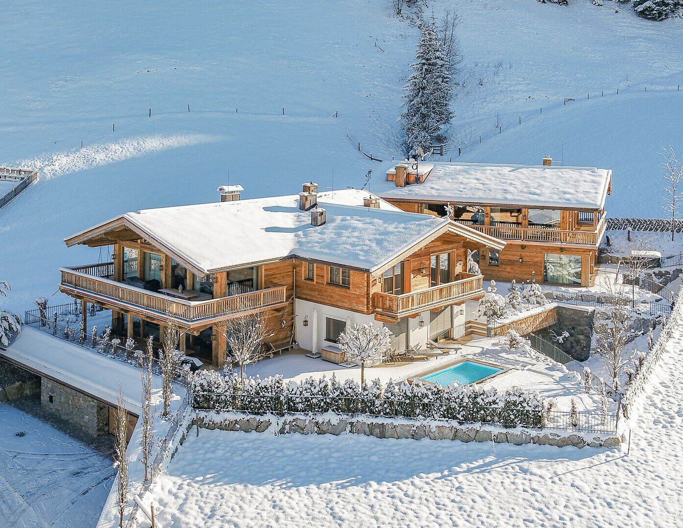 Luxus-Gartenwohnung mit Pool in absoluter Toplage