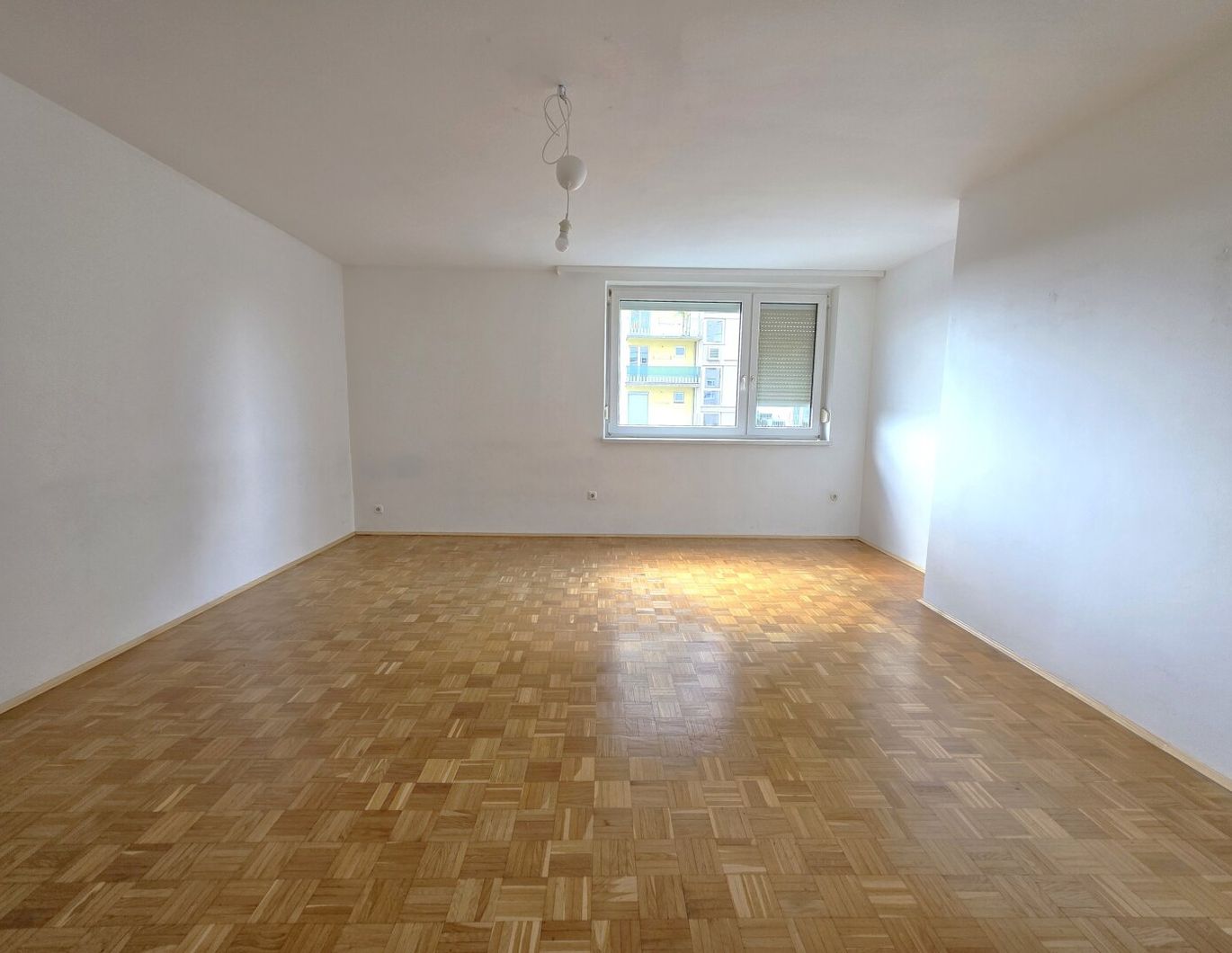 WG-tauglicher Wohnung mit Balkon!