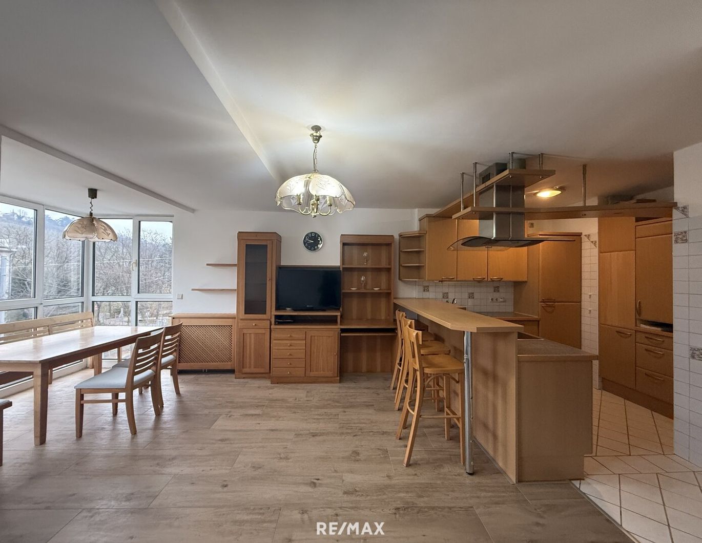 Familienwohnung: 4 Zimmer, Loggien, Garage & Gemeinschaftsgarten