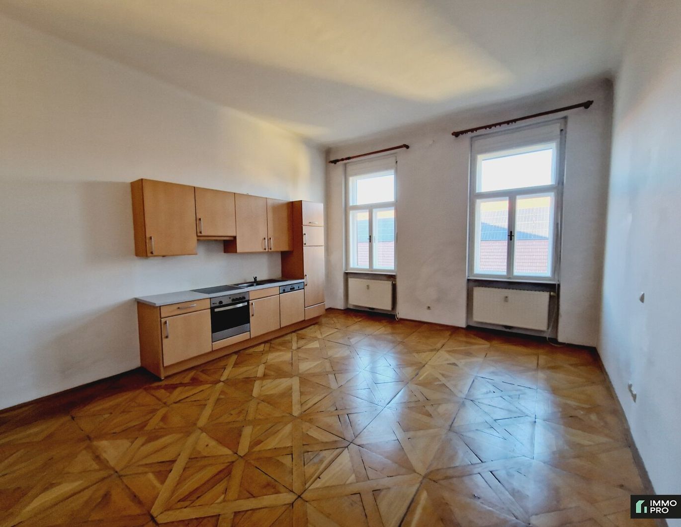 Ein-Zimmer-Wohnung - ab sofort - zu vermieten! Nahe Hauptbahnhof aber in ruhiger Seitengasse gelegen!