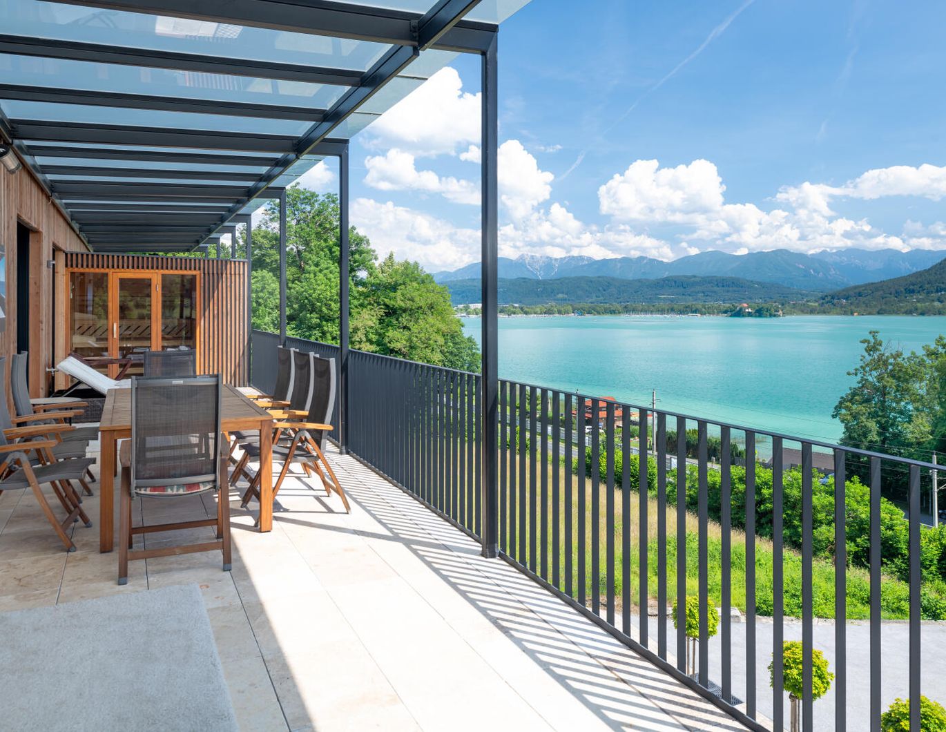Krumpendorf am Wörthersee: Moderne Penthouse Wohnung mit Pool und Seeblick | Krumpendorf - Wörthersee: Modern penthouse apartment with pool and lake view