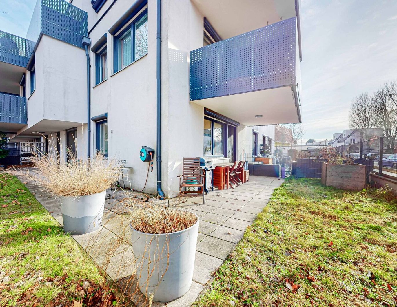 MODERNE 3-ZIMMERWOHNUNG MIT GARTEN, TERRASSE & 2 KFZ-STELLPLÄTZEN