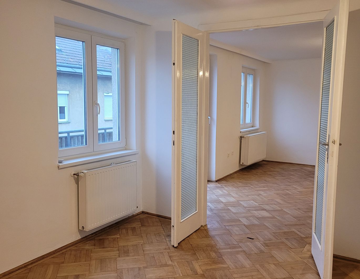 Lichtdurchflutete Wohnung mit Balkon (WG geeignet)