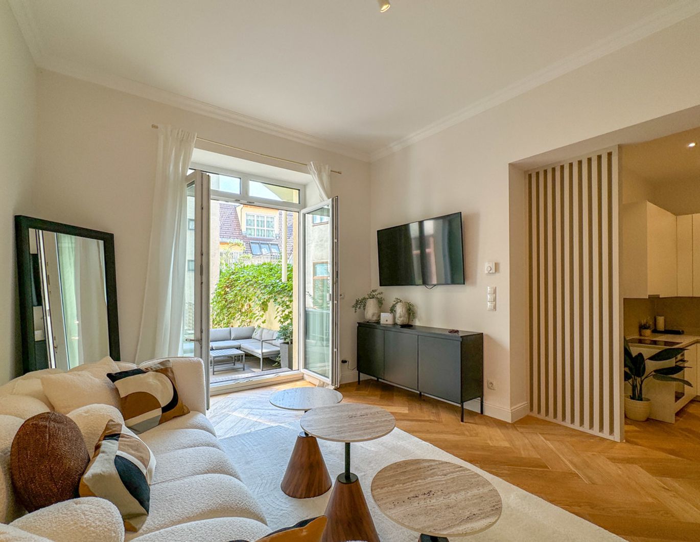 Charmant renovierte Altbauwohnung mit Terrasse und Garten in bester Lage