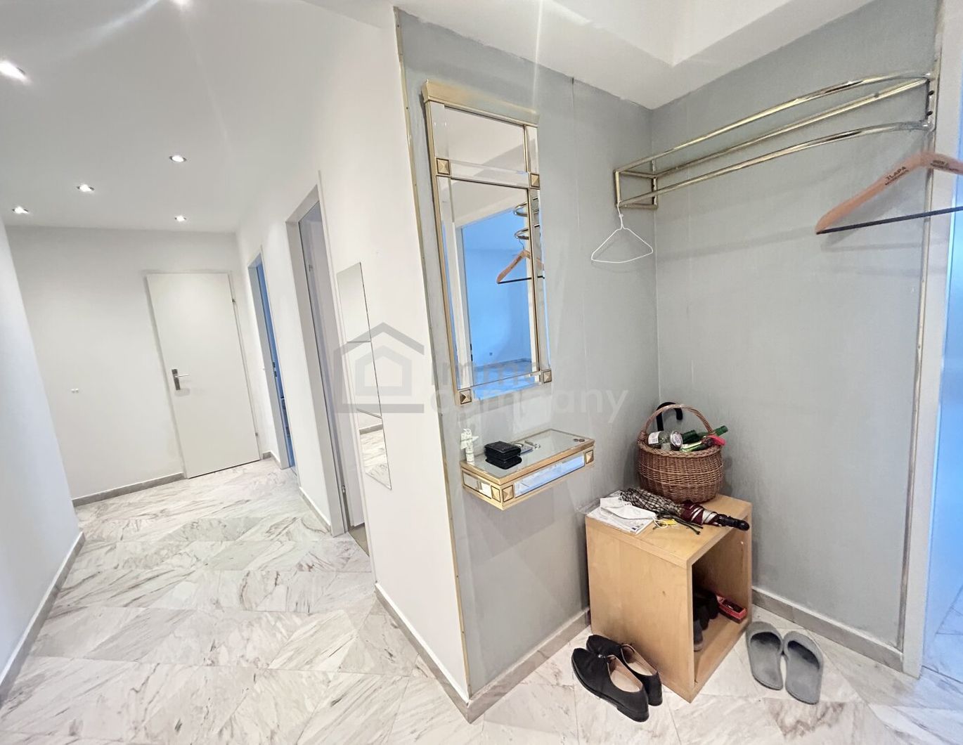 Stilvolles Wohnen mit Doppelbalkon in zentraler Lage