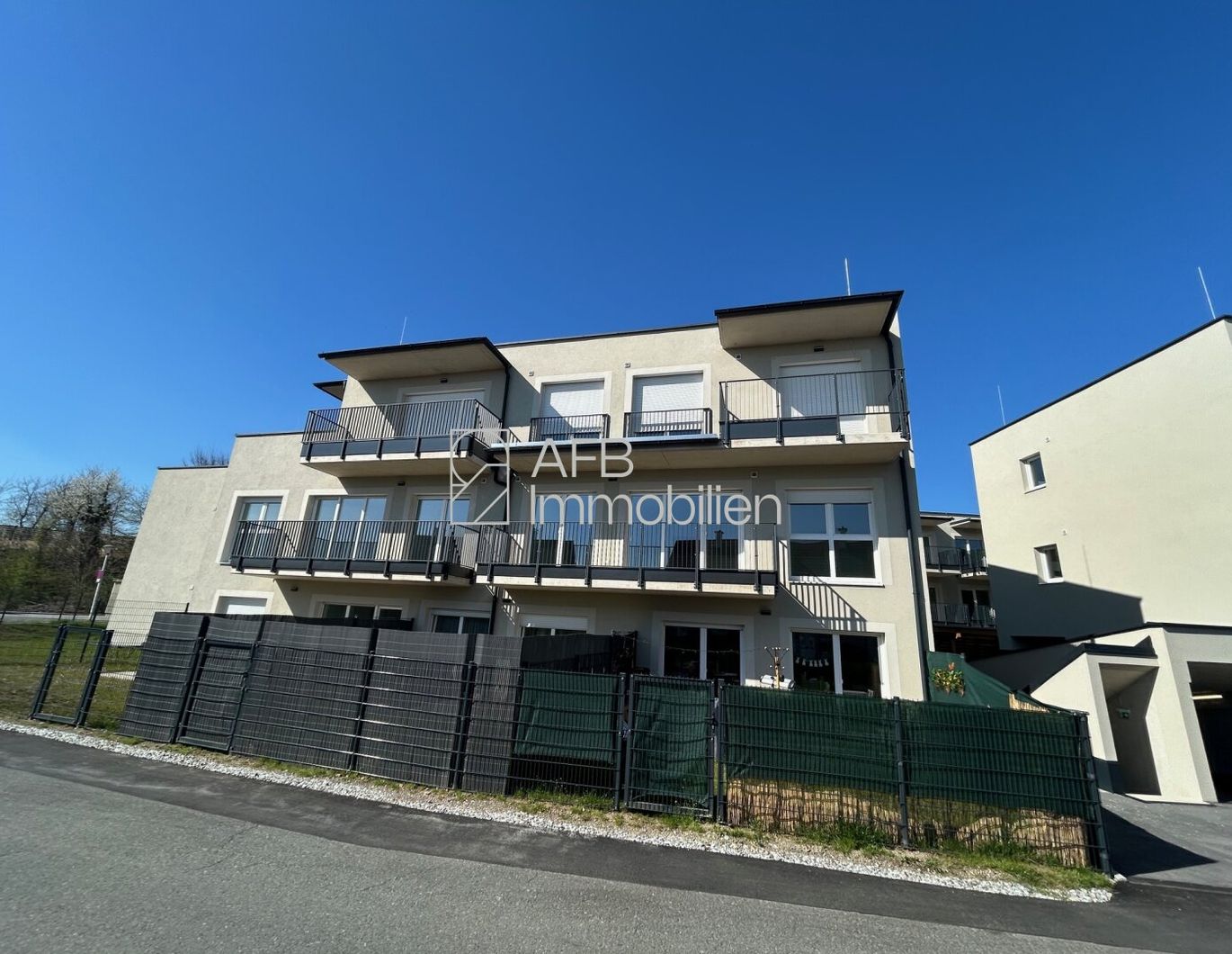 Ihre Vision. Ihr Dachgeschoss. Penthouse mit Fernblick & 30 m² Terrasse - im Edelrohbau zur freien Gestaltung! - provisionsfrei