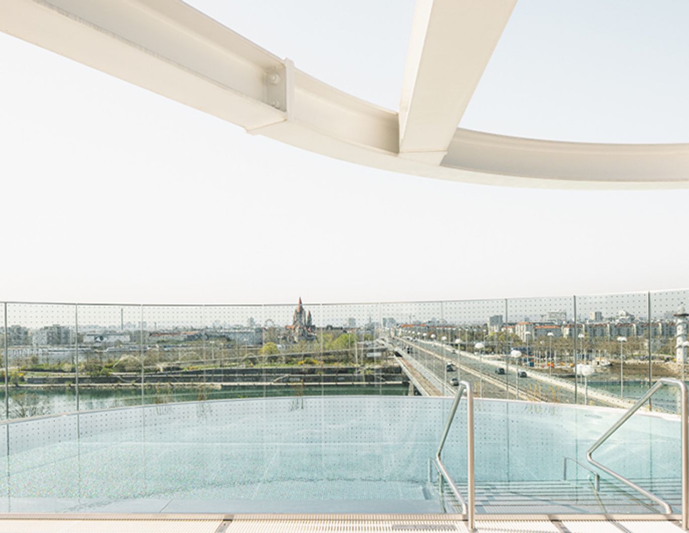 44. Stock: Welness, Gym, Pool und den schönsten Ausblick mit Sonnenuntergang auf Kahlenberg