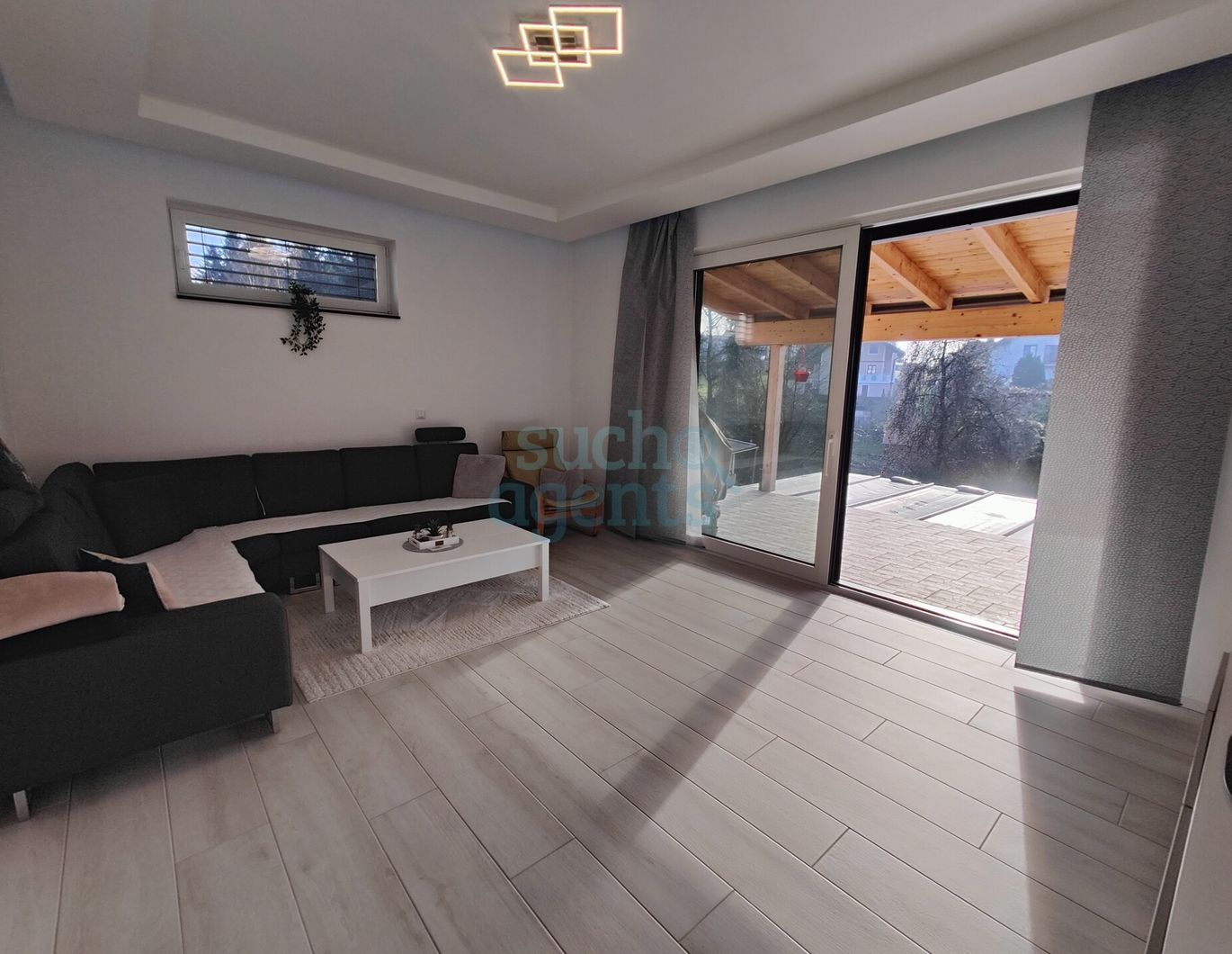 Neubau - Moderne Doppelhaushälfte in ruhiger Lage mit Pool, Südterrasse & hochwertiger Ausstattung