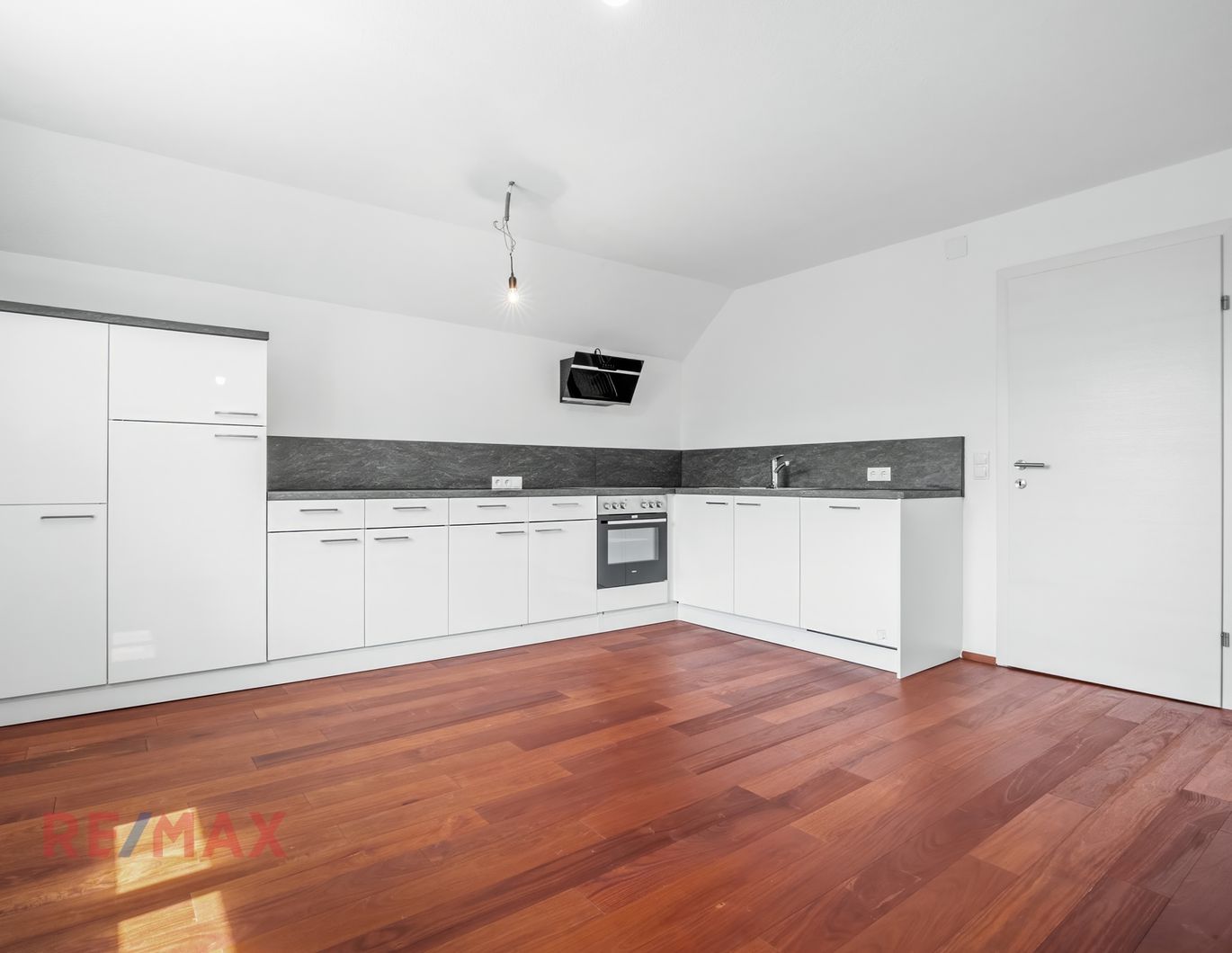 Erstbezug nach Sanierung - Große 3-Zimmer-Wohnung in Grenznähe