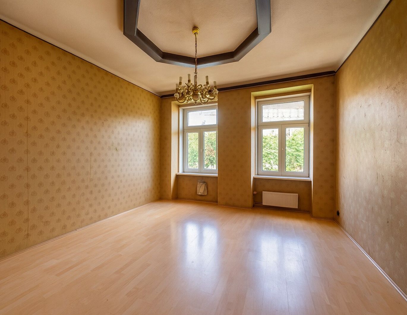 ++NSG122++ 4-Zimmer Altbau-Wohnung (sanierungsbedürftig) in tolle Lage viel Potenzial!