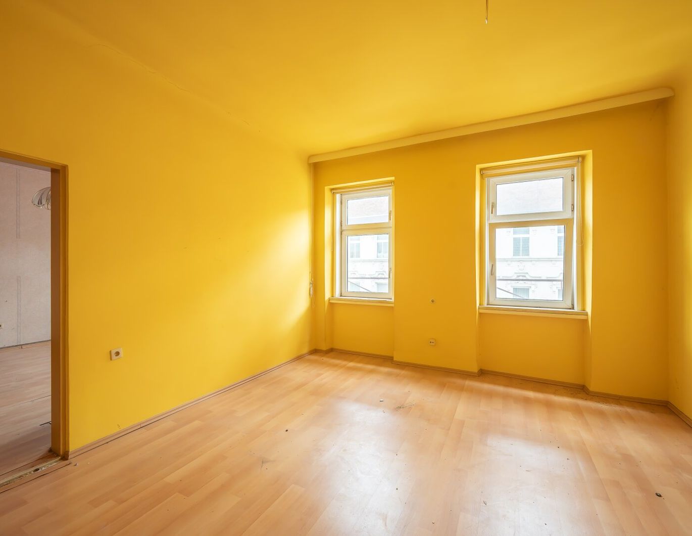 ++Q16++ sanierungsbedürftige 2-Zimmer Altbauwohnung, viel Potenzial