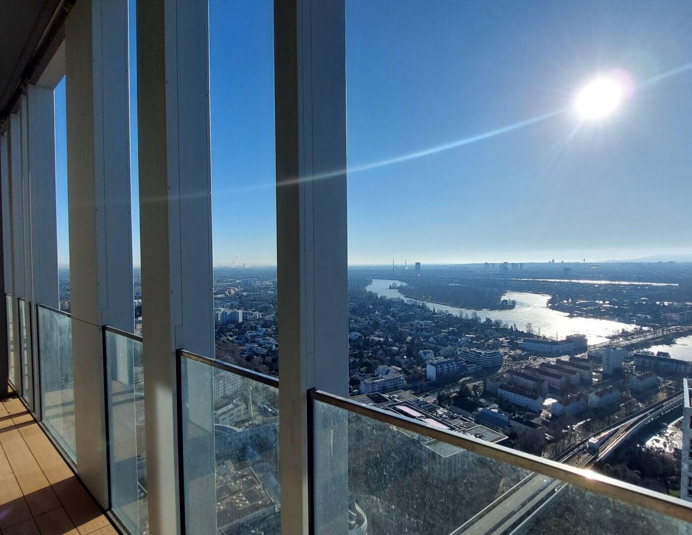 Erstbezug - 3-Zi.-Wohnung mit Rooftop Pool & Sauna