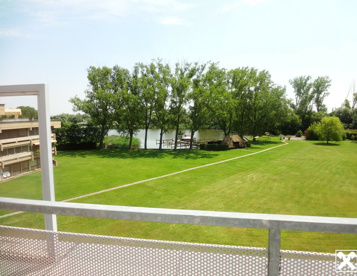 Gepflegte Eigentumswohnung mit großer Terrasse mit Seeblick!