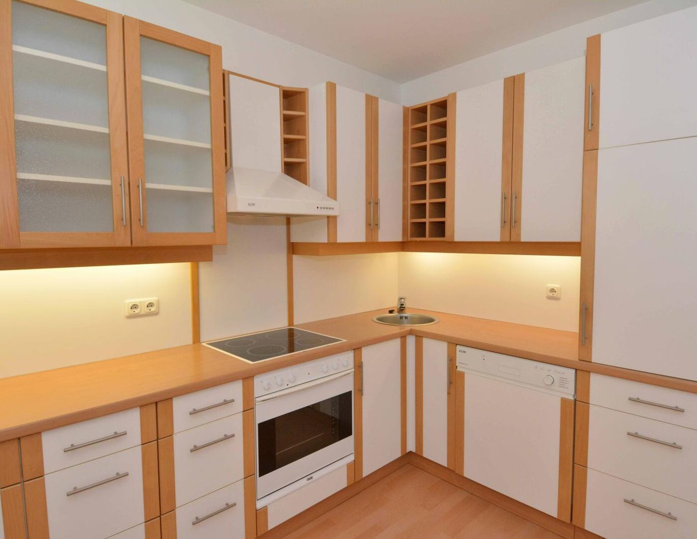 Freundliche 2-Zimmerwohnung mit kleinem Grünanteil und Terrasse in ruhiger Wohnlage Waltendorf