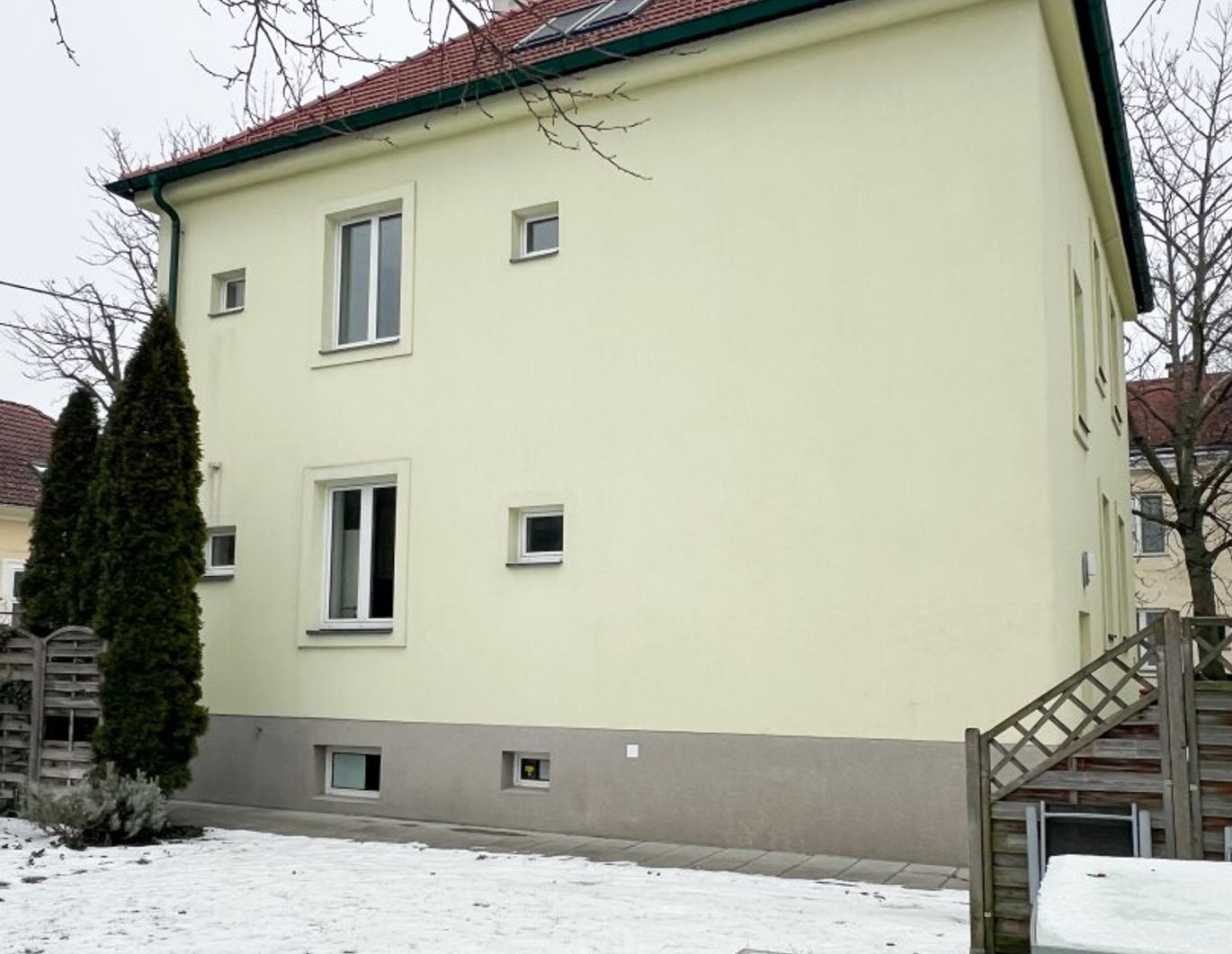 Büro/Praxis - Freistehendes komplettes Haus