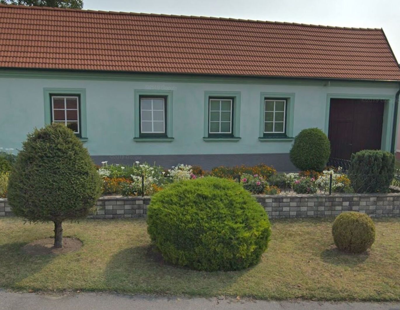 Renovierungsbedürftiges Haus in ausgezeichneter, ruhiger grüner Wohnlage - 20 Minuten nach Wien