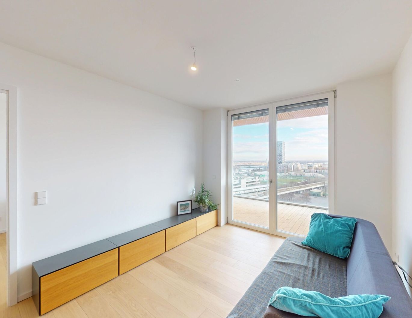 Aussichtslage im 16. OG Grünblick: XL Terrasse | Küche | Wellness