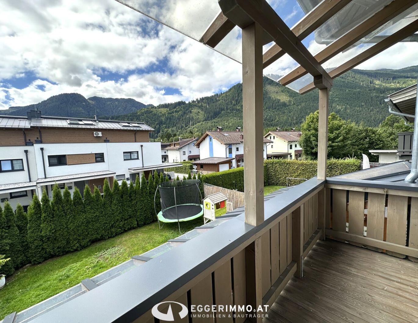 5751 Maishofen/Mitterhofen ; attrakive, gepflegte Haushälfte mit Eigengarten, 4 Schlafzimmer,Carport, Wintergarten!