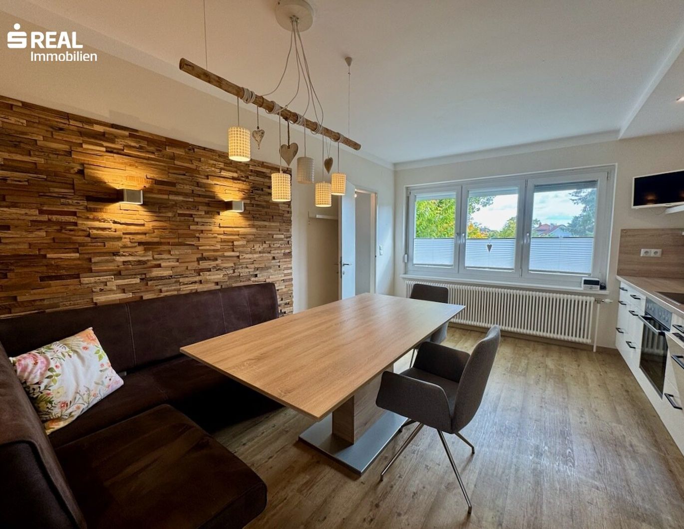 Zweifamilienhaus mit Garten und 3 PKW-Stellplätzen in Bad Vöslau/Großau