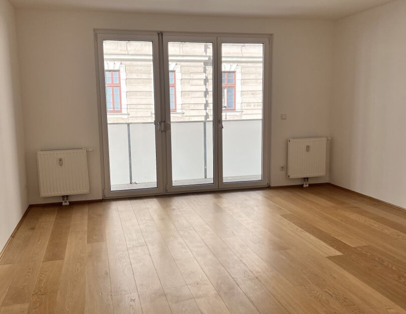 Sonnige 2-Zimmer Wohnung, mit Loggia!