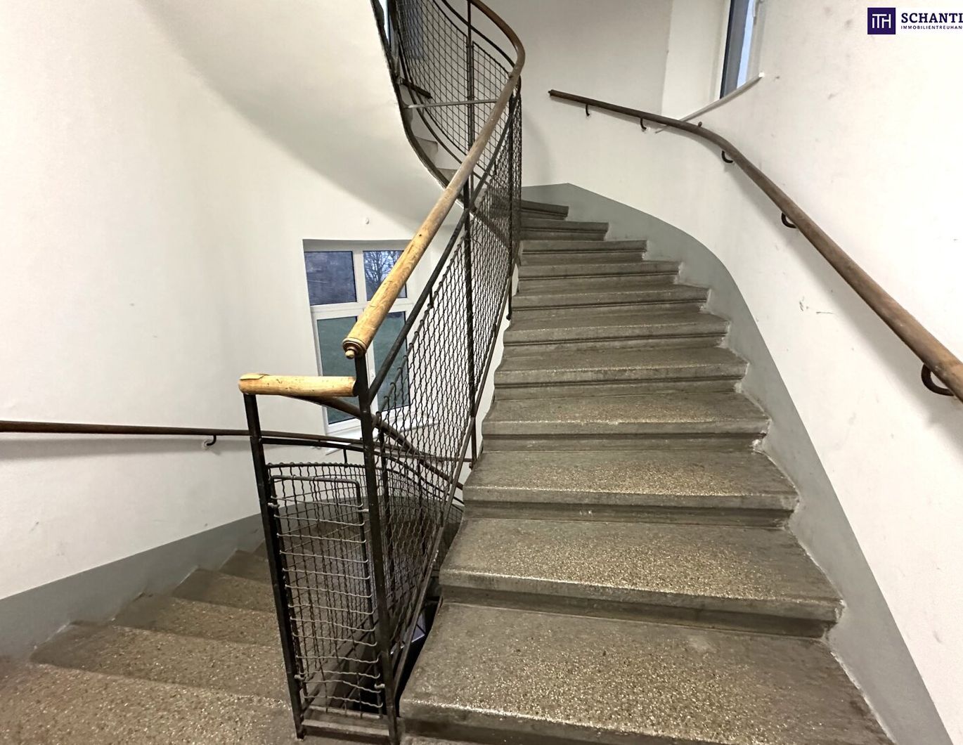 INVESTOREN AUFGEPASST! ANLEGERWOHNUNG IN 1110 WIEN! Sicheres Einkommen und historisches Flair: Vermietete Wohnung in 1110 Wien - Altbauqualität!