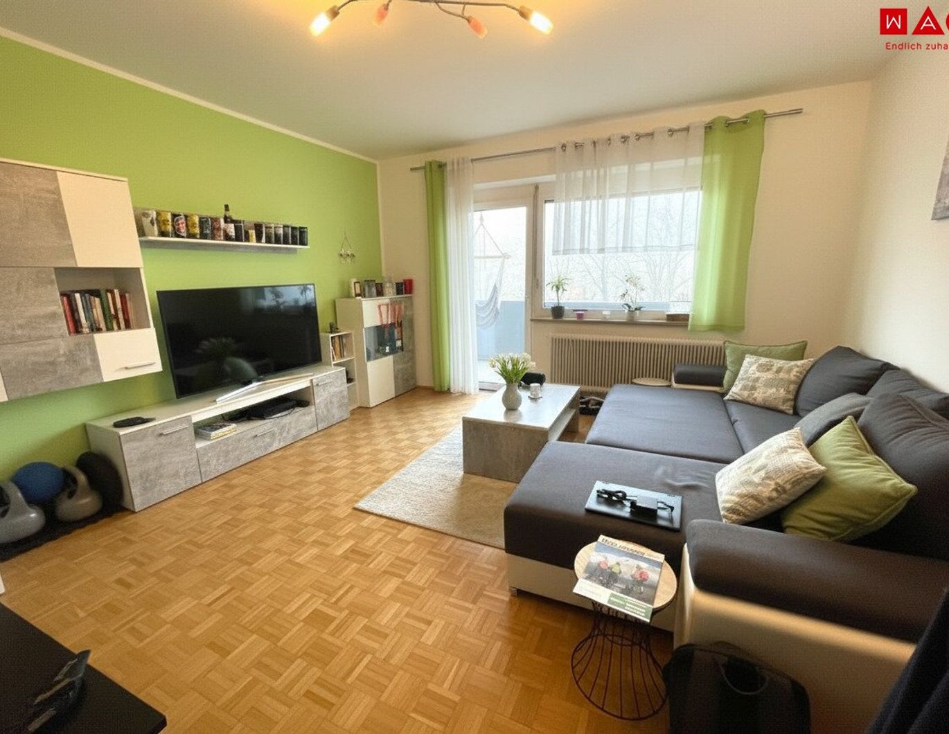 Geräumige 2-Zimmer Wohnung mit schöner Loggia in traumhafter, grüner Ruhelage! Bezugsbereit mit 01.02.2026!