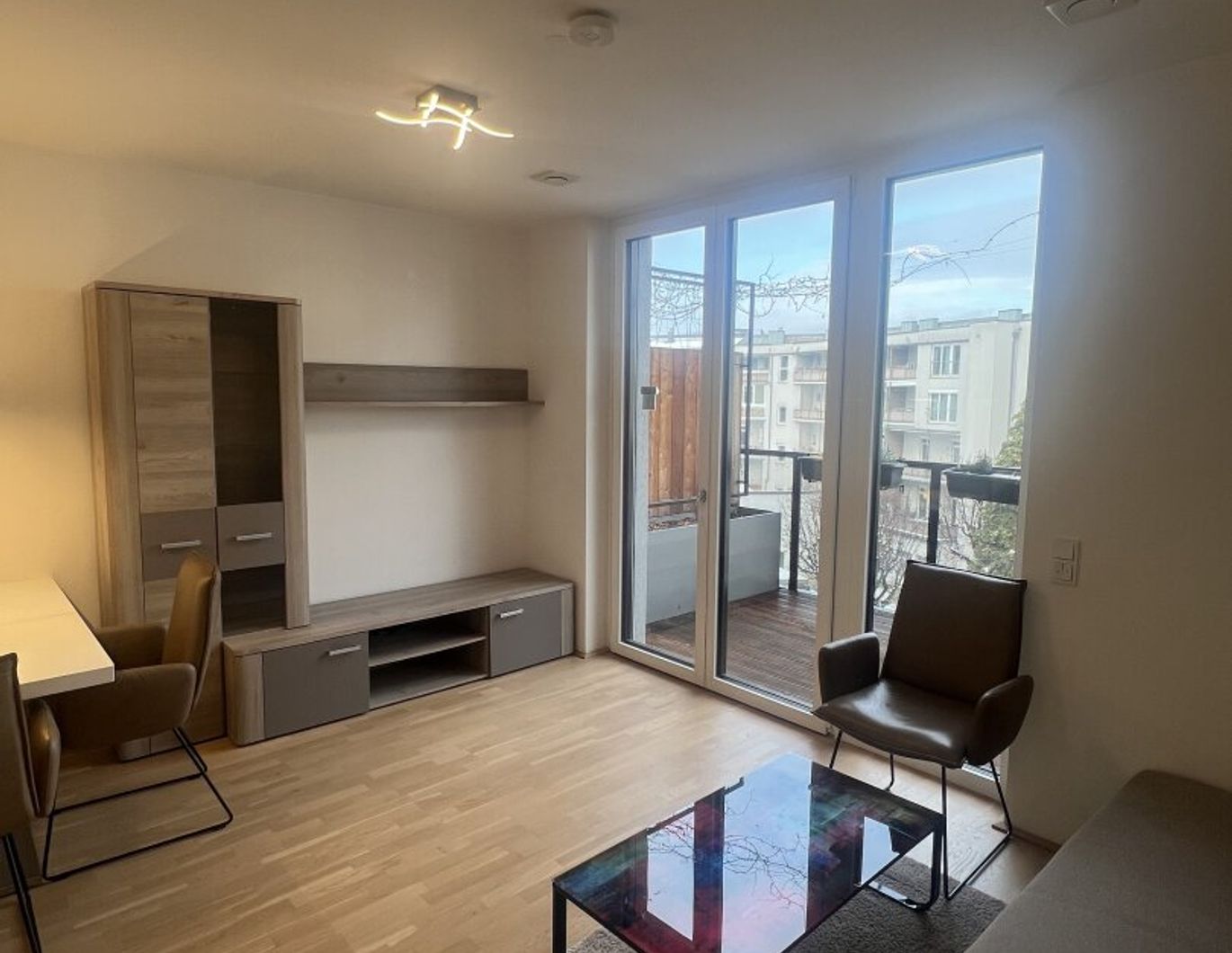 Vollmöblierte Wohnung mit Atmosphäre im beliebten ,,Coulincorner'', nahe des Linzer Musiktheaters!