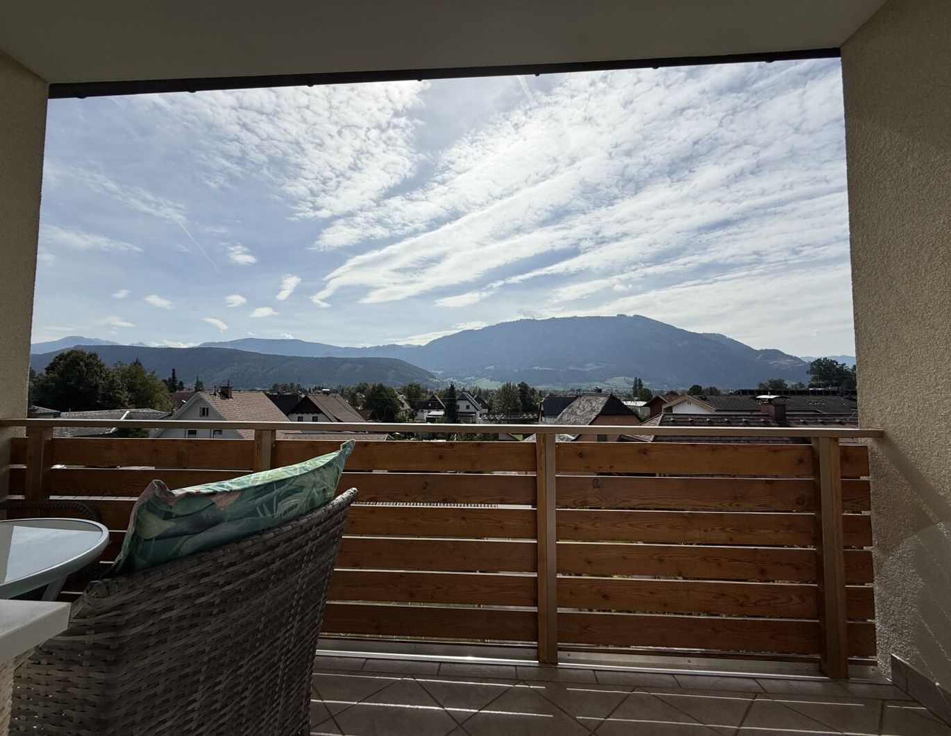 Helle Eigentumswohnung mit hochwertiger Ausstattung, südseitige Loggia, Garage