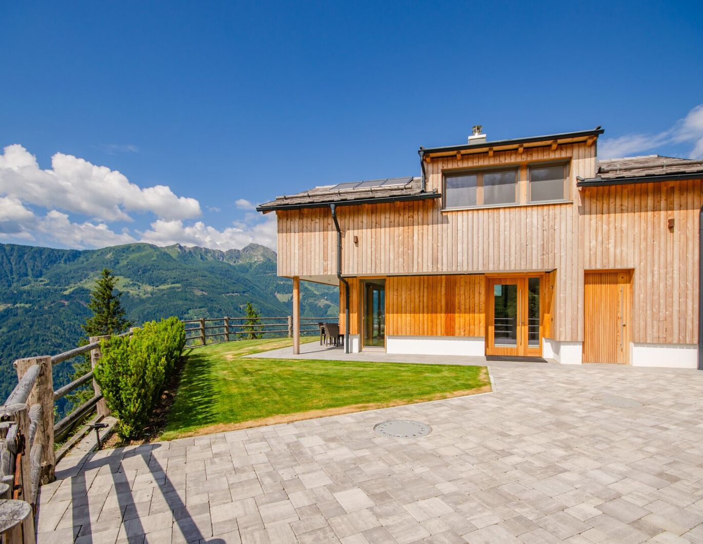 ANKOMMEN. AUFATMEN. BLEIBEN. EXKLUSIVES NEUBAU-CHALET MIT FREIZEITWOHNSITZWIDMUNG IM MÖLLTAL!