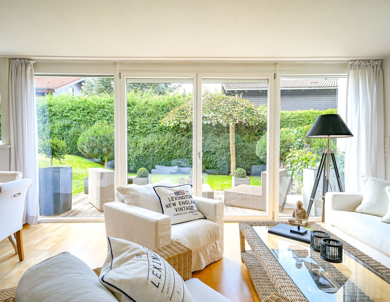 SISTRANS - Stilvolles Reihenhaus mit modernem Flair in begehrter Wohnlage zu verkaufen