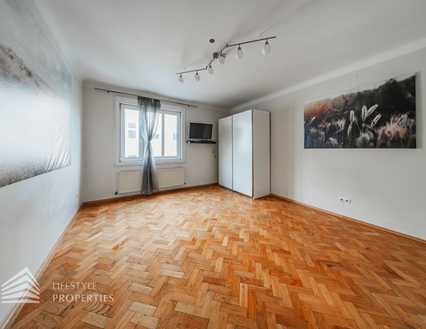 Helle Garconniere, Nähe Meiselmarkt