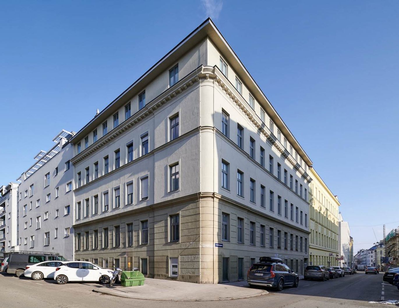 Klein, fein & voller Chancen - Ihr Einstieg in den 17. Bezirk Sanierungsbedürftig