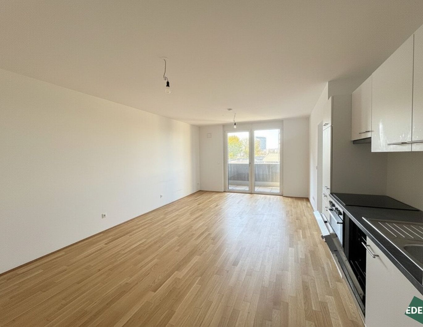2-Zimmer-Wohnung mit Loggia und Einbauküche - perfekt für Singles & Jungpaare