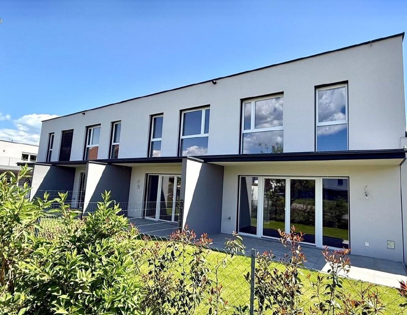 Neubau Reihenhaus nähe Infineon mit garantierter 4% Netto Rendite