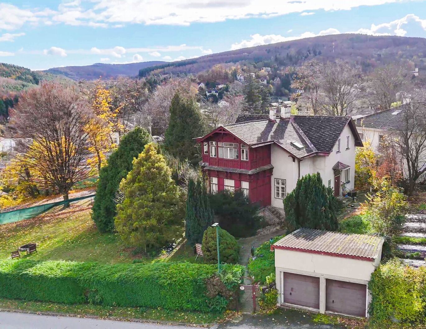 Einzigartige Wienerwaldvilla in Tullnerbach-Lawies - großzügiges Grundstück in absoluter Toplage