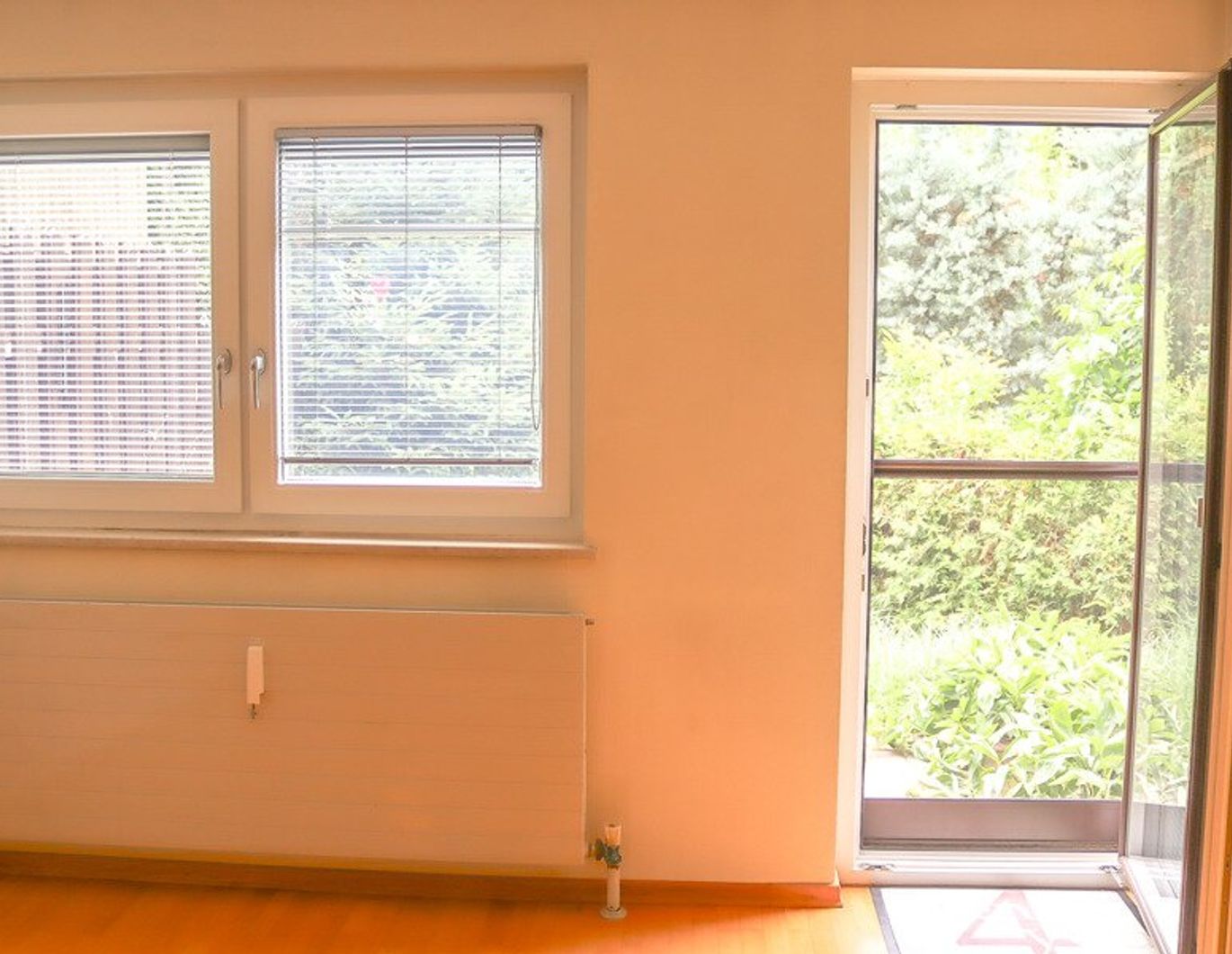 Sanierungsbedürftige 4,5 Zimmerwohnung samt eigenem Gartenanteil, Terrasse und Garagenabstellplatz in Natters