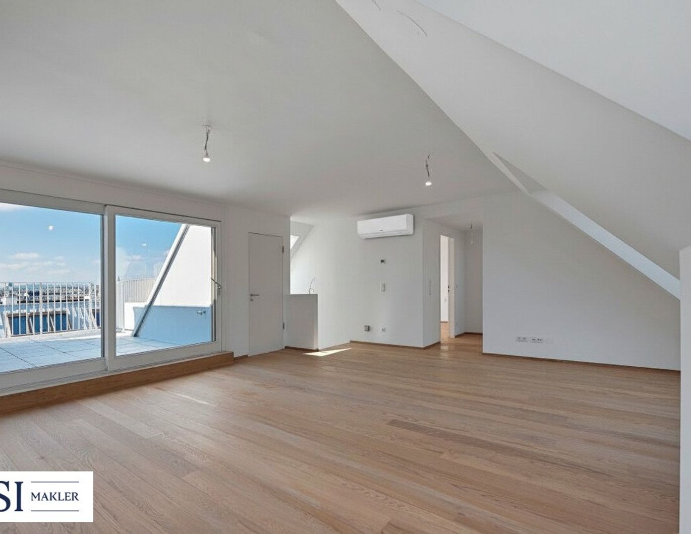 The Temptation: Erstklassige Dachgeschoßwohnung mit tollen Freiflächen Nahe Kutschkermarkt