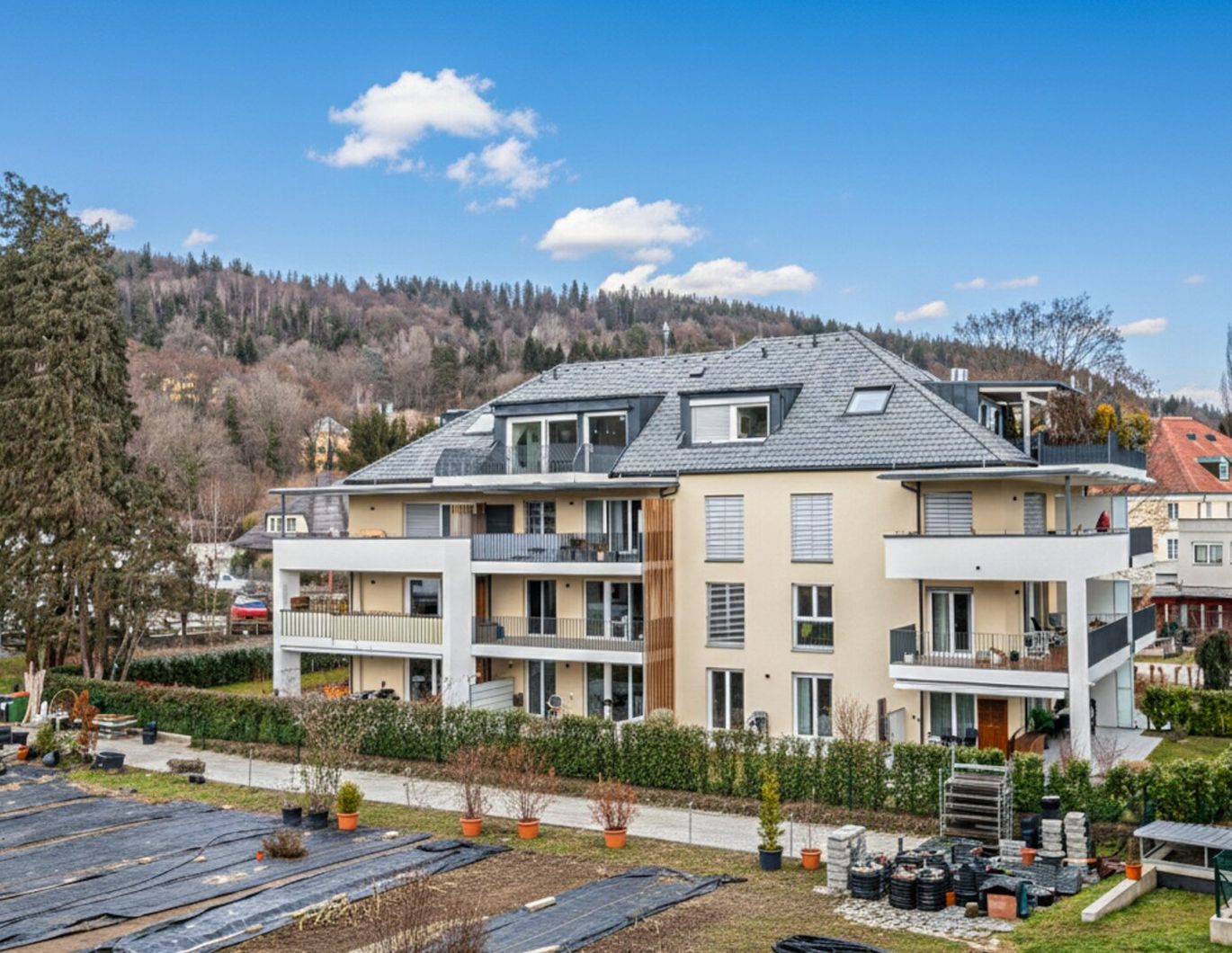 *** Neuwertiges, seenahes Wohnen in Krumpendorf ***