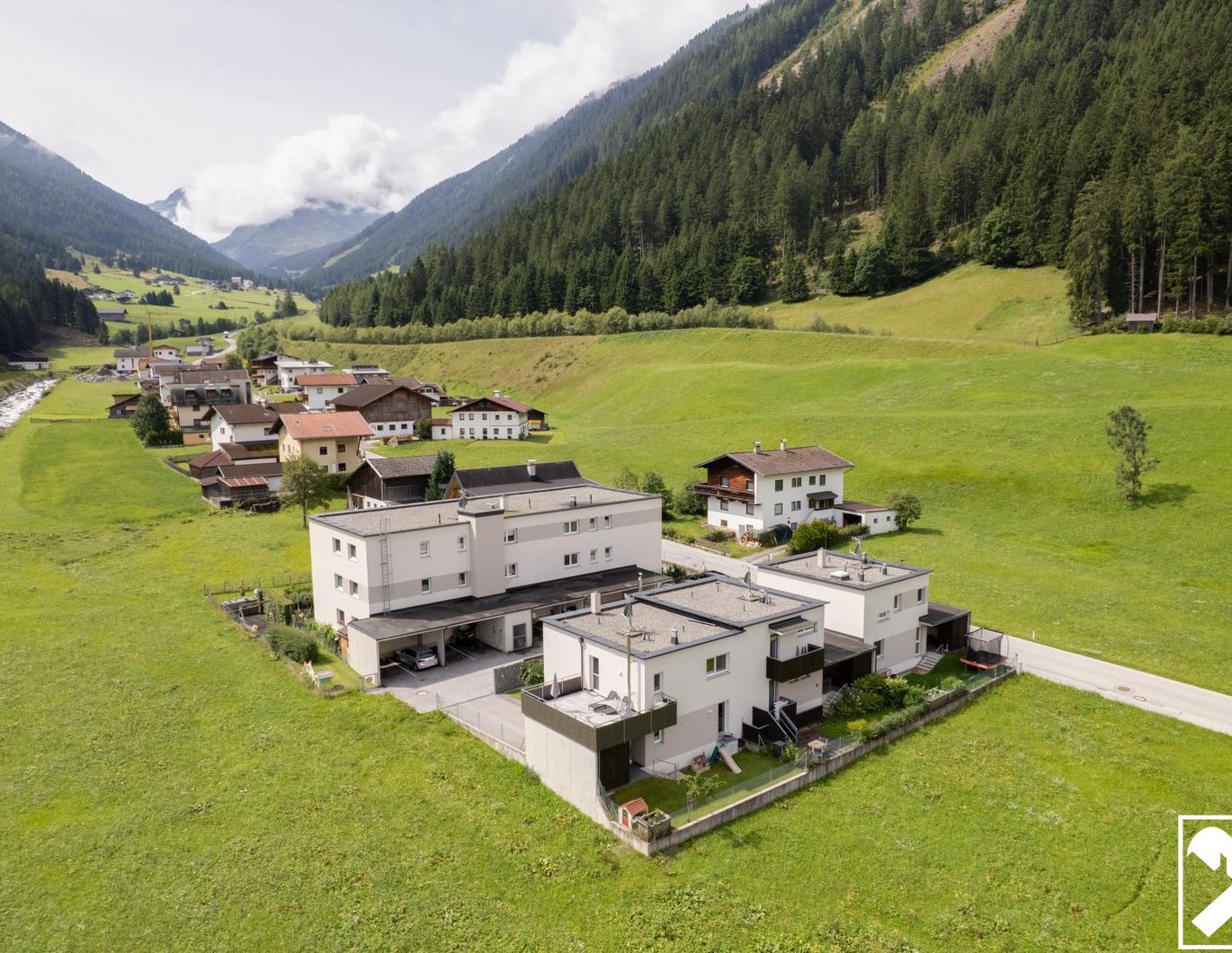 Luxus trifft Natur - Stilvolles und hochwertiges Eckreihenhaus in ruhiger Umgebung
