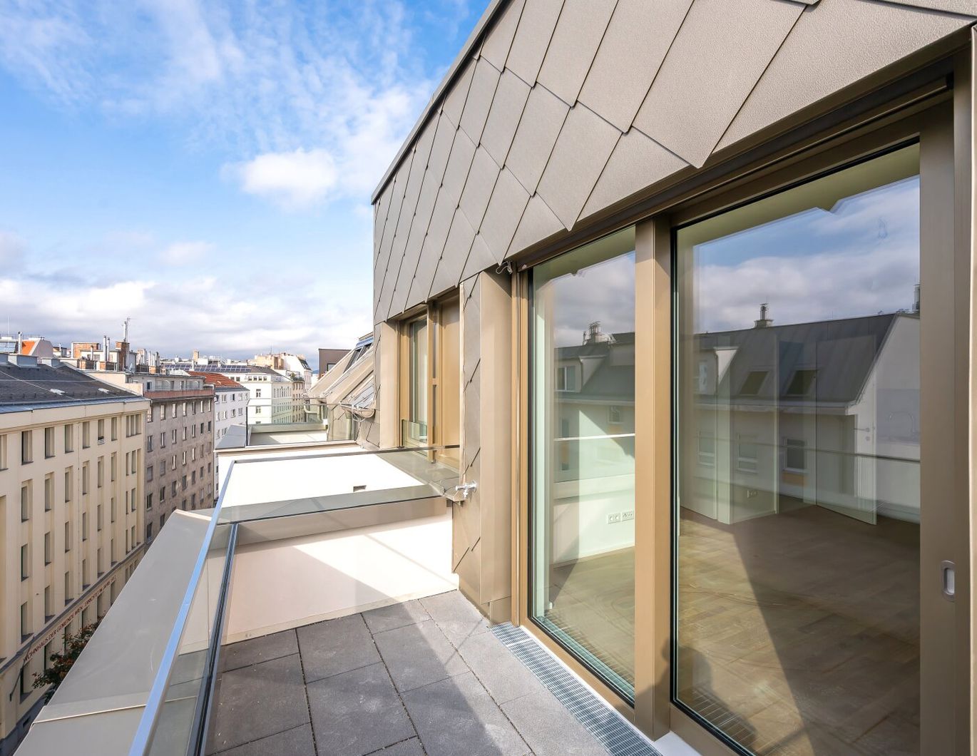 ++NEU++ Exclusive 3-room apartment in the city center (1/27)