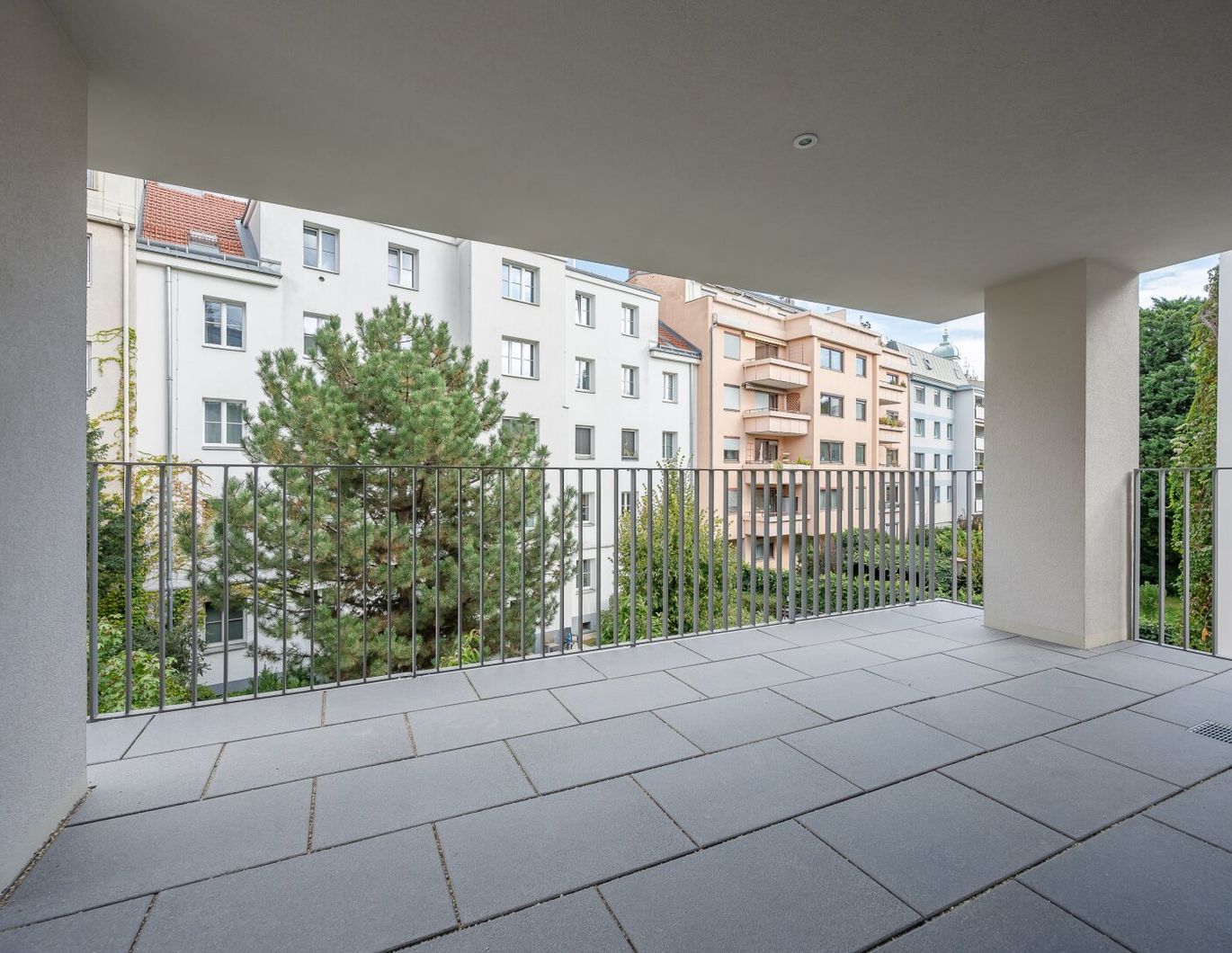 ++MOLLARD 50++ außergewöhnliche 2-Zimmer-Wohnung mitten im Herzen der Stadt (2/6)