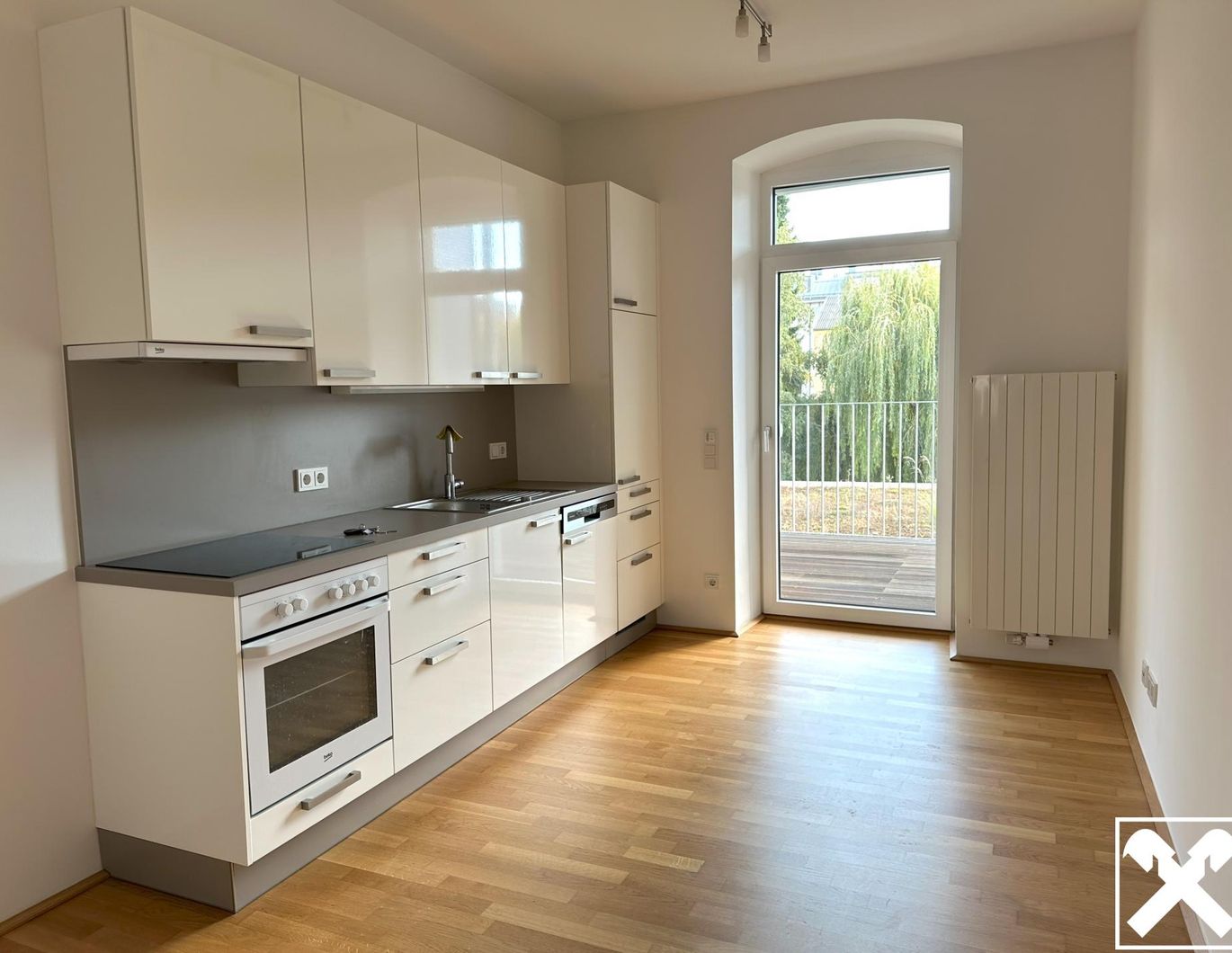 Innenstadtwohnung mit riesigem Balkon mit Blick in den Innenhof