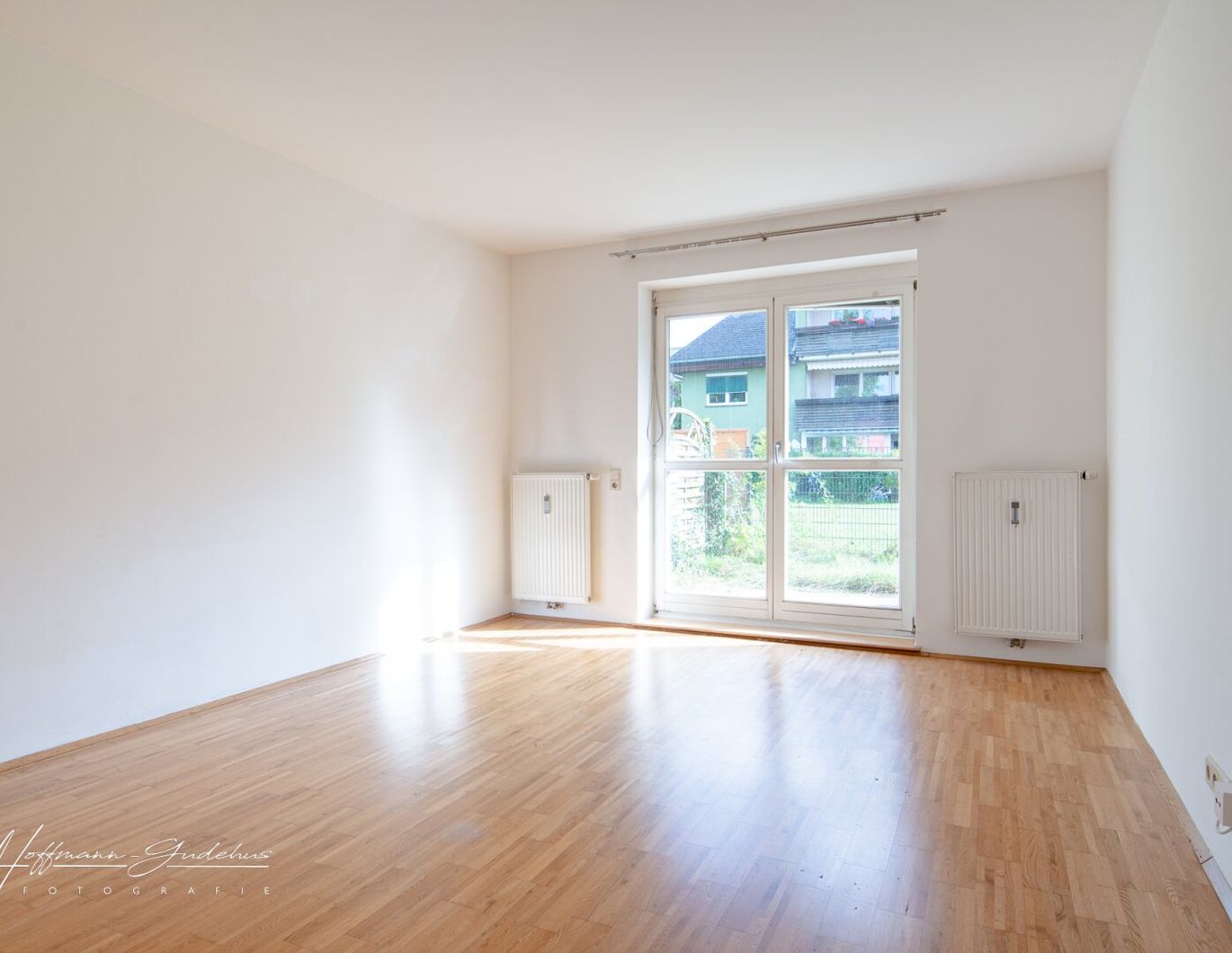 NEUWERTIGE GARTENWOHNUNG IN RUHELAGE