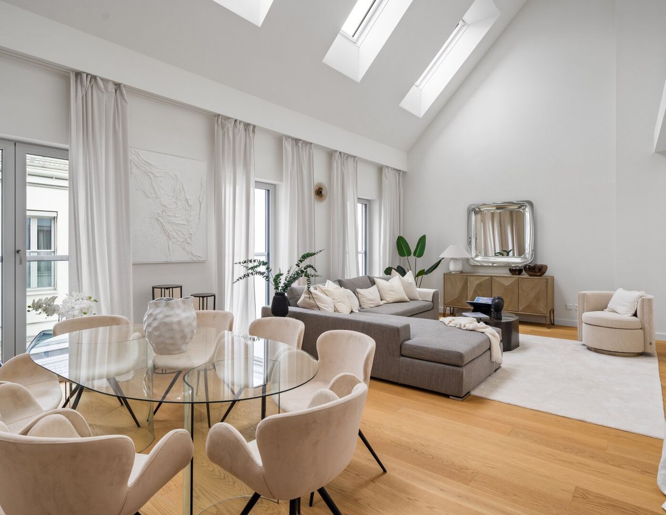 Gediegener Luxus am Werdertor mit Spa, Pools, Fitnessraum und Conciergeservice