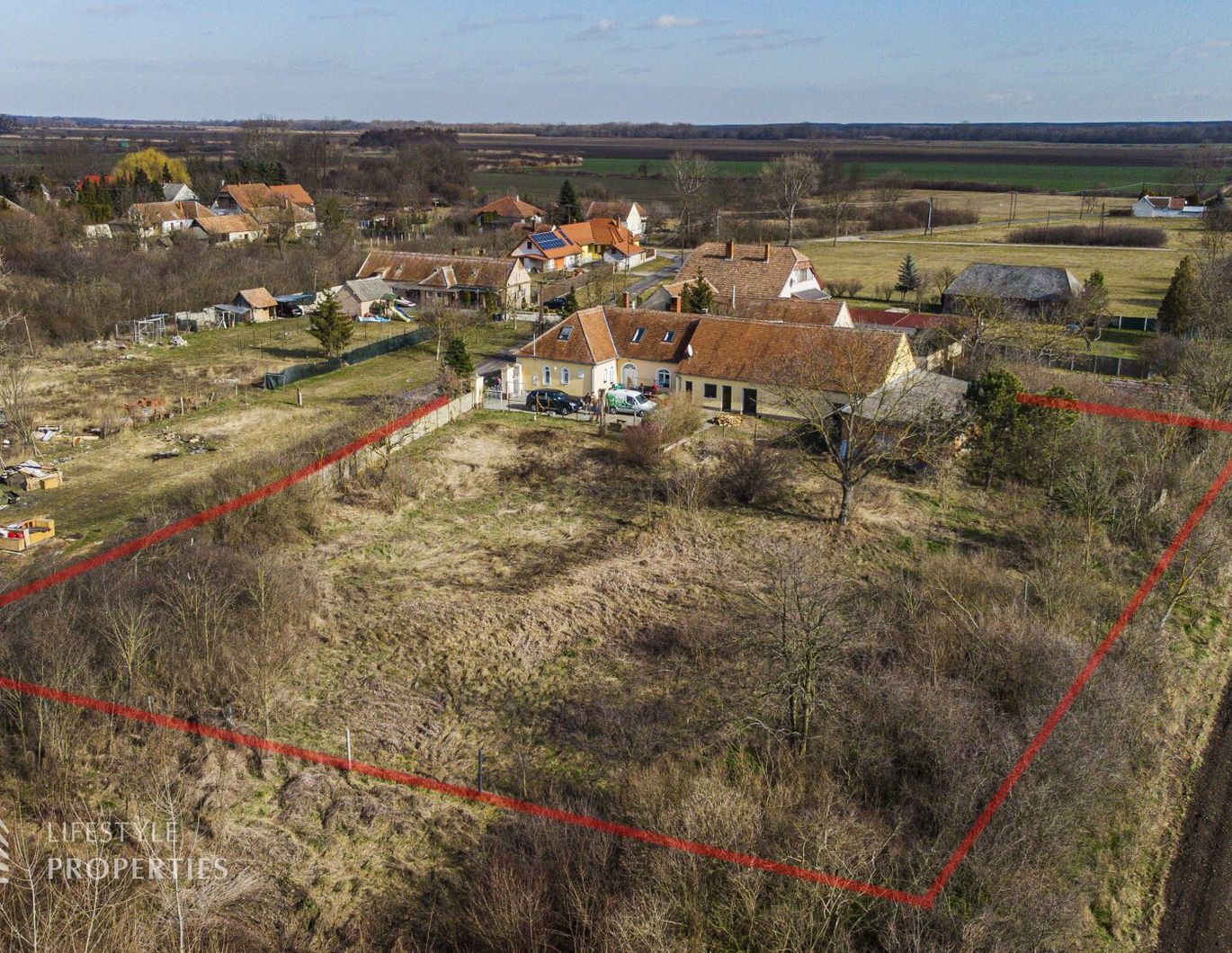 Geräumiges renovierungsbedürftiges Einfamilienhaus mit großen Garten